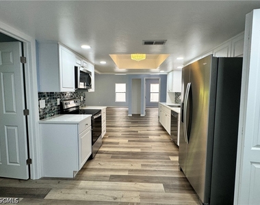 12601 Kelly Palm Drive - Photo Thumbnail 5