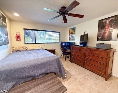 5713 Foxlake Drive - Photo Thumbnail 11