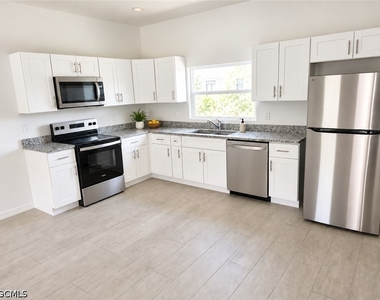 763 Puccini Avenue S - Photo Thumbnail 2
