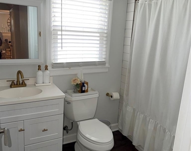 424-426 Greylock - Photo Thumbnail 11