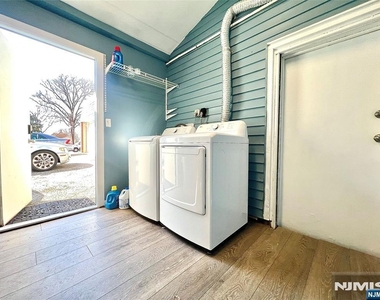 238 Main - Photo Thumbnail 5