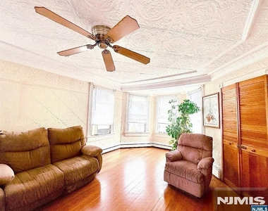 238 Main - Photo Thumbnail 3