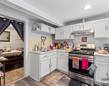 85 Franklin - Photo Thumbnail 4