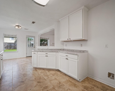 26900 Castlecliff Lane - Photo Thumbnail 12