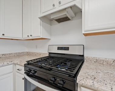26900 Castlecliff Lane - Photo Thumbnail 13