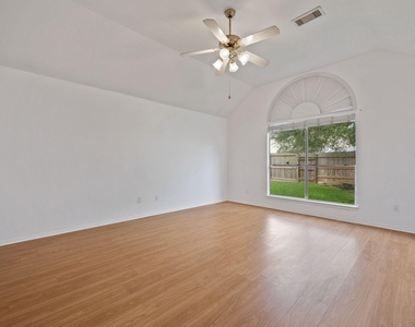 26900 Castlecliff Lane - Photo Thumbnail 15
