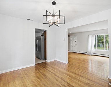 557 Monroe - Photo Thumbnail 5