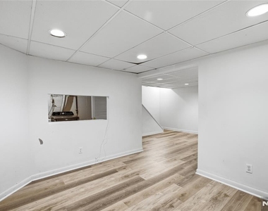557 Monroe - Photo Thumbnail 18