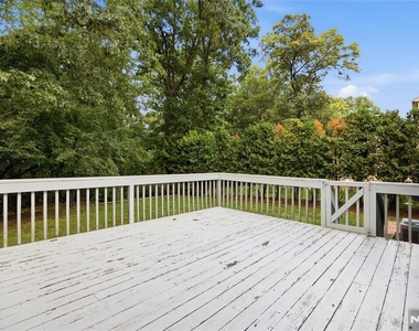 557 Monroe - Photo Thumbnail 19