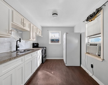 3501 Brewster - Photo Thumbnail 4