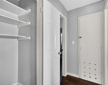 3501 Brewster - Photo Thumbnail 21