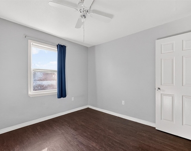 3501 Brewster - Photo Thumbnail 20