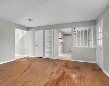 7003 Fox Knoll Lane - Photo Thumbnail 12