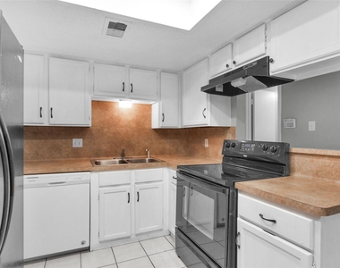7003 Fox Knoll Lane - Photo Thumbnail 18
