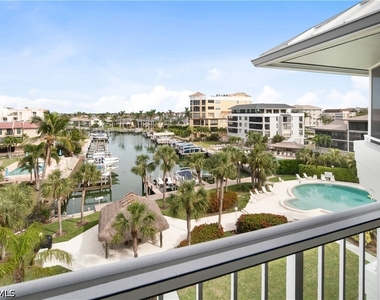 1041 Swallow Avenue - Photo Thumbnail 35