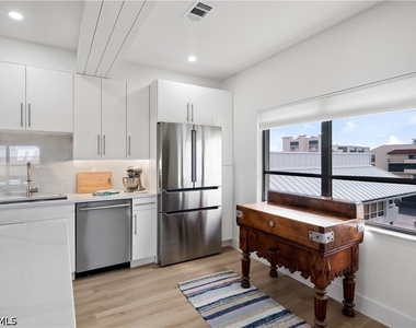 1041 Swallow Avenue - Photo Thumbnail 5