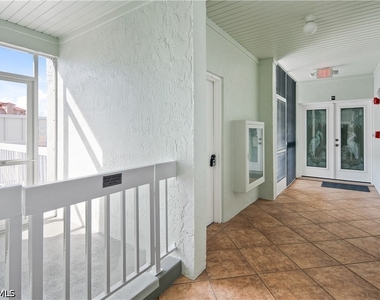 1041 Swallow Avenue - Photo Thumbnail 1