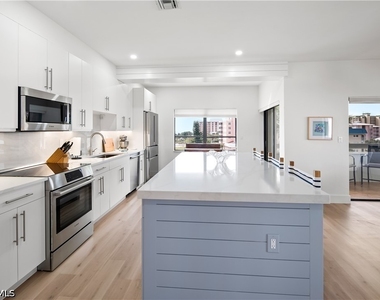 1041 Swallow Avenue - Photo Thumbnail 3