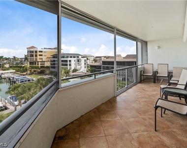 1041 Swallow Avenue - Photo Thumbnail 15