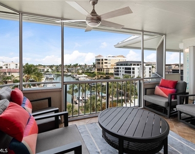 1041 Swallow Avenue - Photo Thumbnail 13