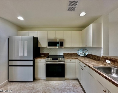3033 Driftwood Way - Photo Thumbnail 7