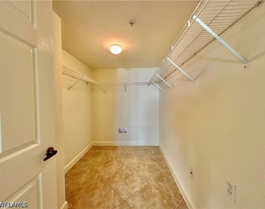 3033 Driftwood Way - Photo Thumbnail 11