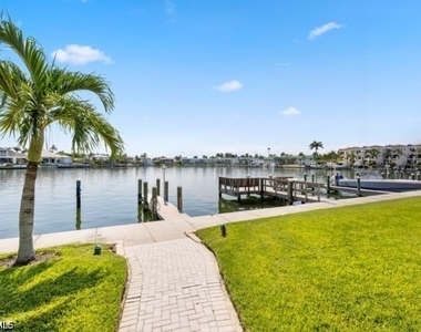 3000 Gulf Shore Boulevard N - Photo Thumbnail 3