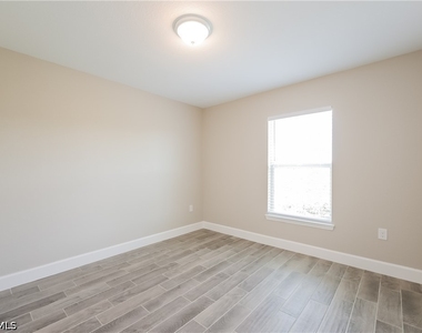 2519 24th Street W - Photo Thumbnail 9