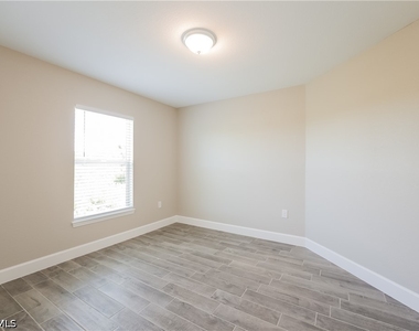 2519 24th Street W - Photo Thumbnail 10