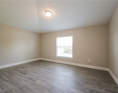 2519 24th Street W - Photo Thumbnail 8