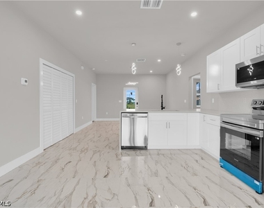 816 Palomino Street E - Photo Thumbnail 22