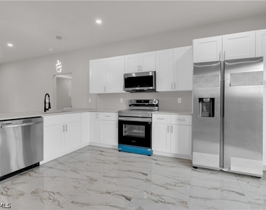 816 Palomino Street E - Photo Thumbnail 23