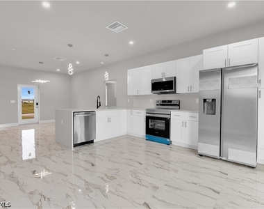 816 Palomino Street E - Photo Thumbnail 24