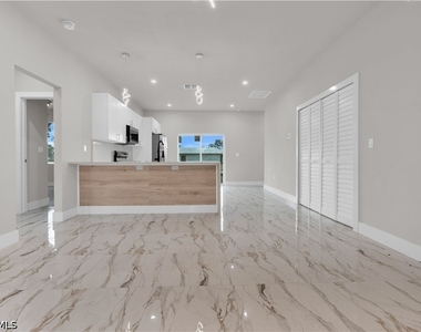 816 Palomino Street E - Photo Thumbnail 28