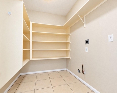 7015 Biton Drive - Photo Thumbnail 19