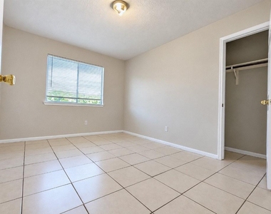 7015 Biton Drive - Photo Thumbnail 13