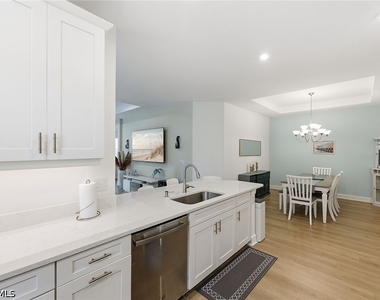 15138 Tolmino Street - Photo Thumbnail 11