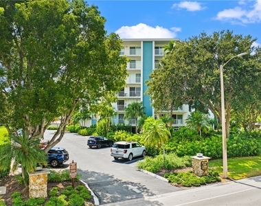 1300 Gulf Shore Boulevard N - Photo Thumbnail 18