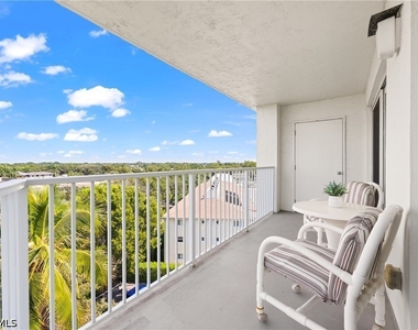 1300 Gulf Shore Boulevard N - Photo Thumbnail 10