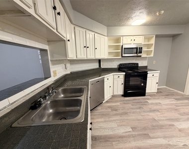 2731 Flintrock Circle - Photo Thumbnail 9