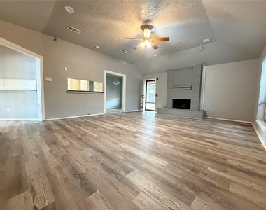 2731 Flintrock Circle - Photo Thumbnail 3