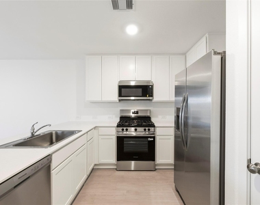 29051 Tall Wildgrass Court - Photo Thumbnail 10