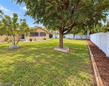 1424 Se 22nd Terrace - Photo Thumbnail 12