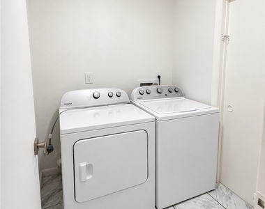 1424 Se 22nd Terrace - Photo Thumbnail 9