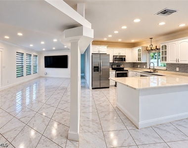 1424 Se 22nd Terrace - Photo Thumbnail 6
