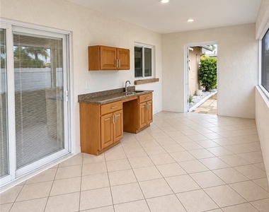 1424 Se 22nd Terrace - Photo Thumbnail 10