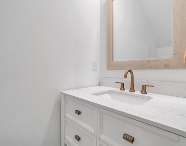 1723 Michigan Street - Photo Thumbnail 4