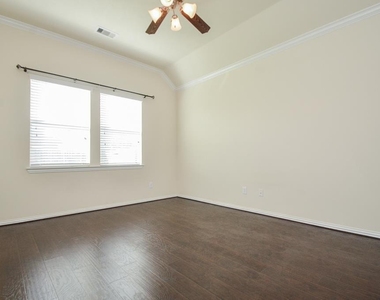 2827 Lakecrest Forest Drive - Photo Thumbnail 18
