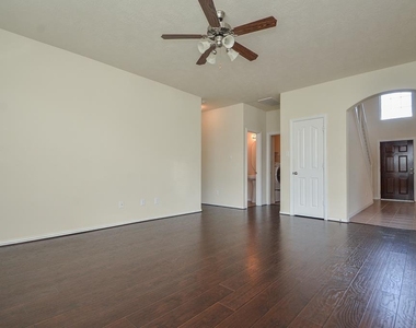 2827 Lakecrest Forest Drive - Photo Thumbnail 14