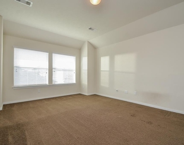 2827 Lakecrest Forest Drive - Photo Thumbnail 24